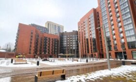 75 машино-мест в паркинге дома выставили на торги в Люблине