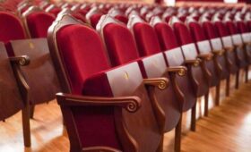 Серия постановок «Прозрачное солнце осени» пройдет в апреле в театре «Сфера»