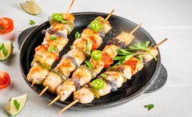 Диетолог Разаренова: маринад на кефире сделает шашлык безопаснее для здоровья