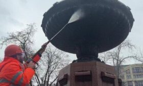 Началась промывка фонтанов на Пушкинской площади и в Новопушкинском сквере