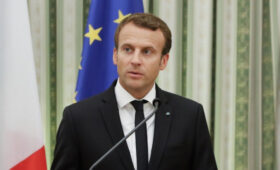 Макрон назвал новый пакет санкций ЕС четким посланием для России
