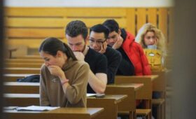 В Госдуме предложили закрепить право студентов с детьми на перенос экзаменов