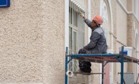 В Москве начались работы по ремонту фасадов жилых домов