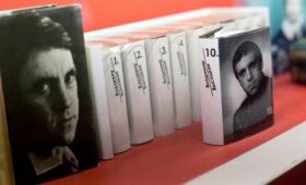 Книги о Высоцком и Булгакове промаркируют в России