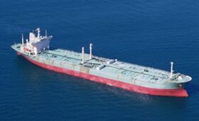 США разрешили сделки с загруженной на танкеры до 17 апреля нефтью РФ