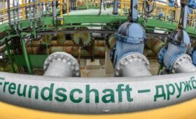 Politico: перекрытие транзита нефти через «Дружбу» грозит проблемами Германии