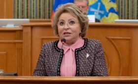 Матвиенко заявила, что Россия не собирается похищать Зеленского