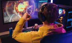 Мошенники начали обманывать детей и подростков в онлайн-играх