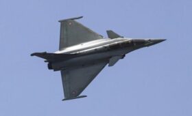 Франция разместила истребители Rafale в 130 км от границы РФ