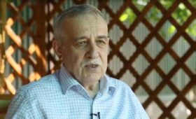 В Чечне скончался писатель Муса Ахмадов