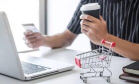 В России замедлился рост онлайн-продаж продуктов до минимума с 2023 года