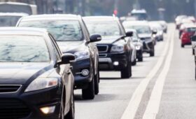 В России оценят риски на дорогах от праворульных автомобилей