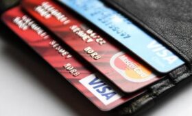 ЦБ: доля Visa и Mastercard в России упала ниже 17%
