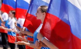 В парке имени Юрия Лужкова откроют инсталляцию ко Дню герба и флага Москвы