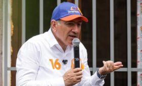 Пашинян накричал на женщину, пообещав уничтожить своих политических противников