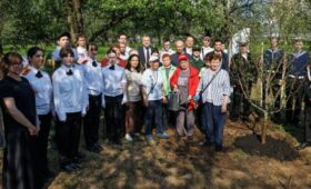 Депутат ГД Попов принял участие в патриотической акции у мемориала «Кунцевский рубеж»