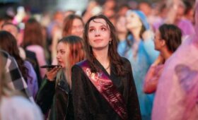 В Госдуме не поддержали запрет на иностранную музыку на выпускных