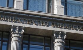 Минфин возобновит покупку валюты и золота по бюджетному правилу с 8 мая