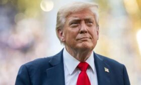 Трамп объявил о повышении пошлин на автомобили и грузовики из ЕС