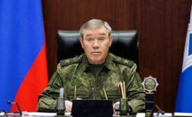 Герасимов проверил ход выполнения задач группировкой «Запад» в зоне СВО