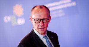 Мерц назвал новые пошлины Трампа ударом по всему Евросоюзу