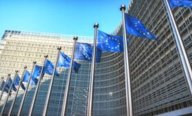 Украина и ЕС до сих пор не подписали ключевые документы для выделения кредита