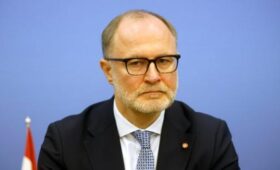 Министр обороны Латвии Спрудс подал в отставку после инцидента с падением украинских БПЛА