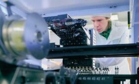 Столичные компании наращивают выпуск медоборудования при поддержке города