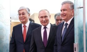 Ушаков подтвердил визит Токаева и Мирзиеева в Москву на празднование 9 Мая