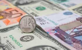 Bloomberg: рубль возглавил рейтинг лучших валют мира