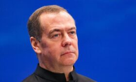 Медведев поздравил западных «друзей» России с испытанием «Сармата»