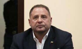 BZ: арест Ермака стал последним предупреждением для Зеленского от Запада