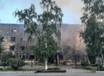 Двоих пострадавших из-за удара ВСУ по общежитию в ЛНР эвакуируют в Москву