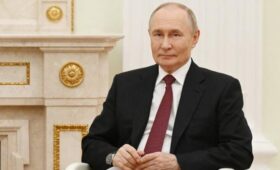 Ушаков заявил, что Путин отмечал готовность встретиться с Зеленским в Москве