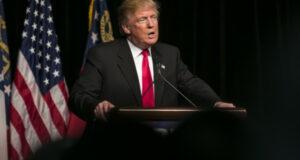 Трамп вновь заявил, что может направить американский авианосец к берегам Кубы