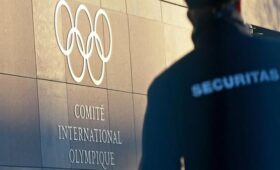 МОК не стал менять рекомендации в отношении российских спортсменов