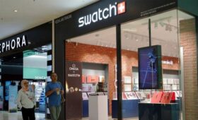 NU.nl: часы Swatch пропали из продажи в Нидерландах на фоне ажиотажа