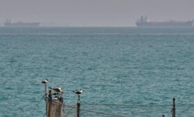 Иранские военные помешали проходу кораблей США в Ормузский пролив