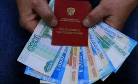 В восьми регионах РФ средняя пенсия трудоустроенных пенсионеров превысила 30 тысяч рублей