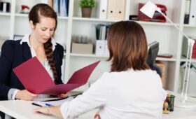 Какие знаки зодиака склонны часто менять работу