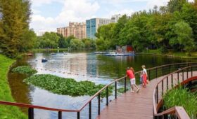 Аномальная жара в Москве поставила третий с начала недели температурный рекорд