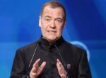 Медведев перечислил семь признаков несостоятельности Украины как государства
