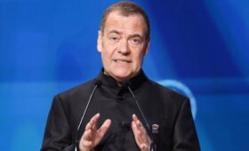 Медведев перечислил семь признаков несостоятельности Украины как государства