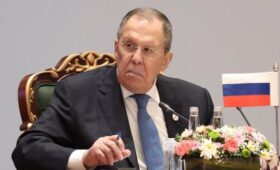 Лавров сделал замечание мешавшему ему журналисту