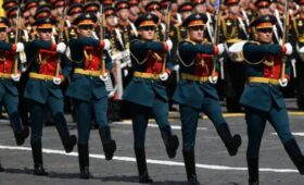 Ушаков заявил, что Россия специально не приглашала на парад Победы иностранных гостей