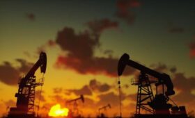 Bloomberg: мировые запасы нефти сокращаются рекордными темпами