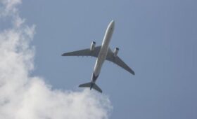 Times: самолет главы МО Британии потерял сигнал GPS у границы с РФ