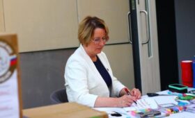 Депутат ГД Разворотнева присоединилась к гуманитарной акции «Садовники – Донбассу»