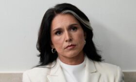 Fox News: глава нацразведки США Габбард подала в отставку