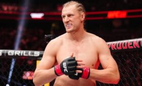 Российский боец UFC Волков вышел на бой в США под «Катюшу»